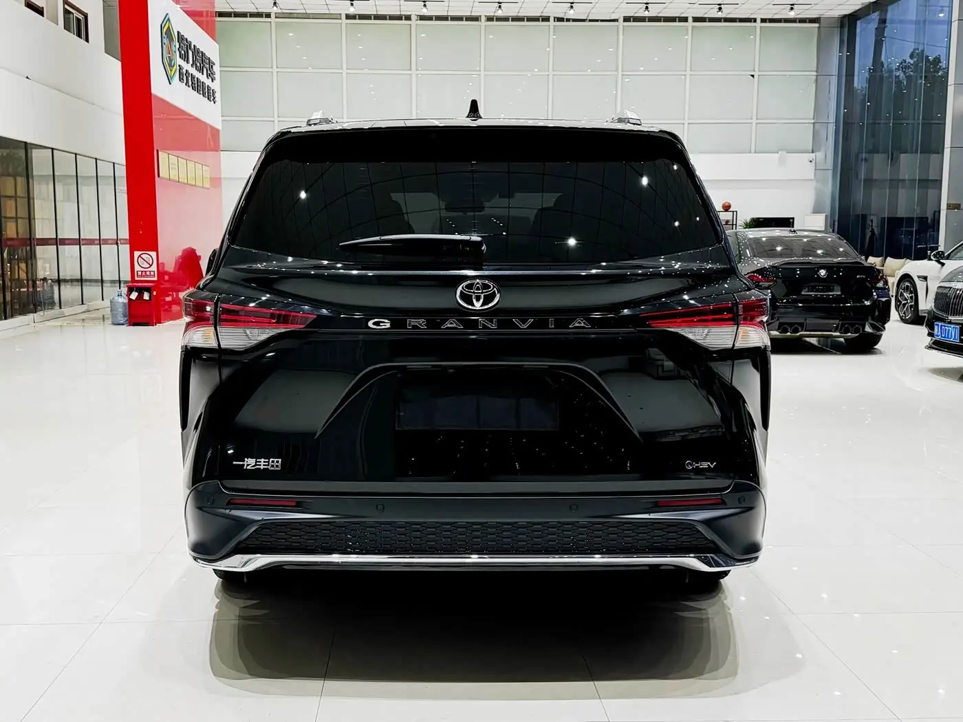 Toyota Granvia 2025 — Photo 4/18