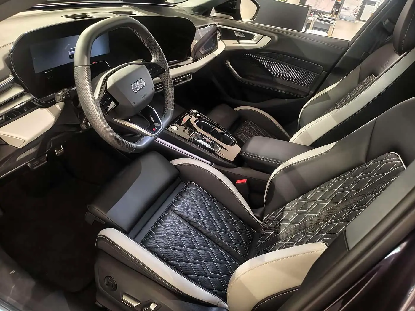 Audi A5L 2025 — Photo 5/12