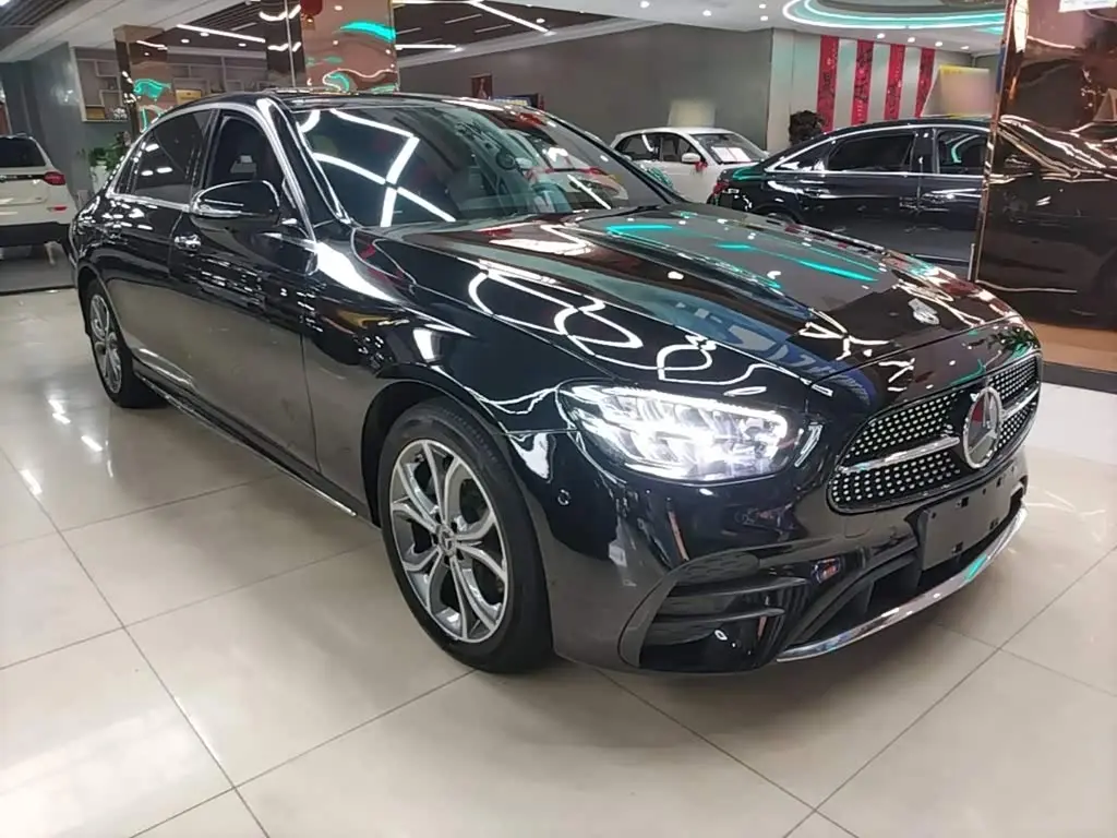 Mercedes-Benz E-Class 2021 — Photo 3/19