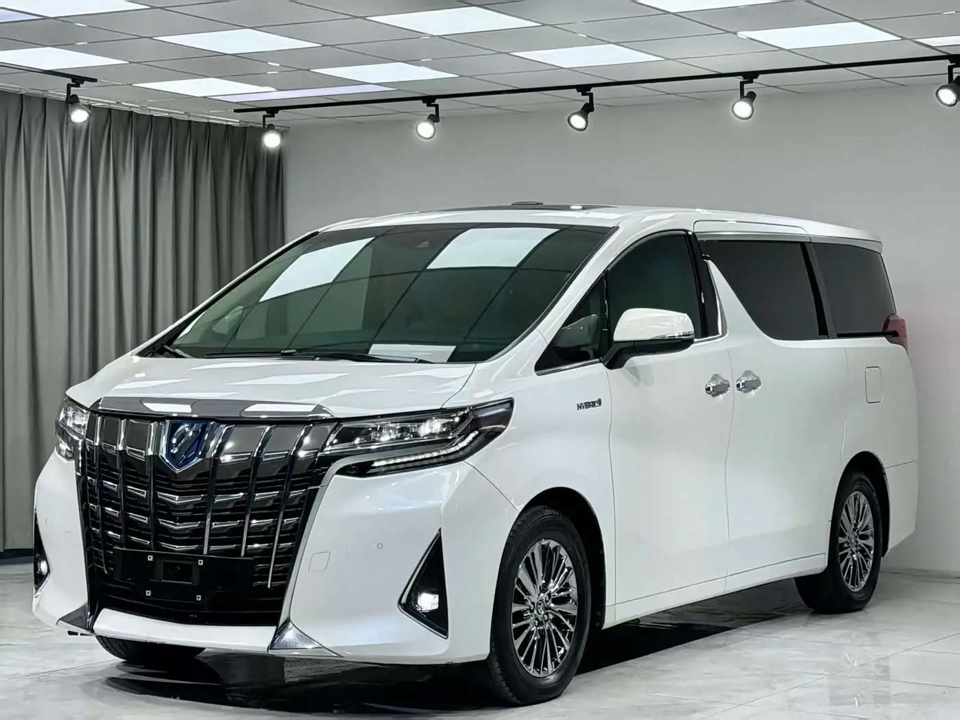 Toyota Alphard 2020 — Фото 2/12