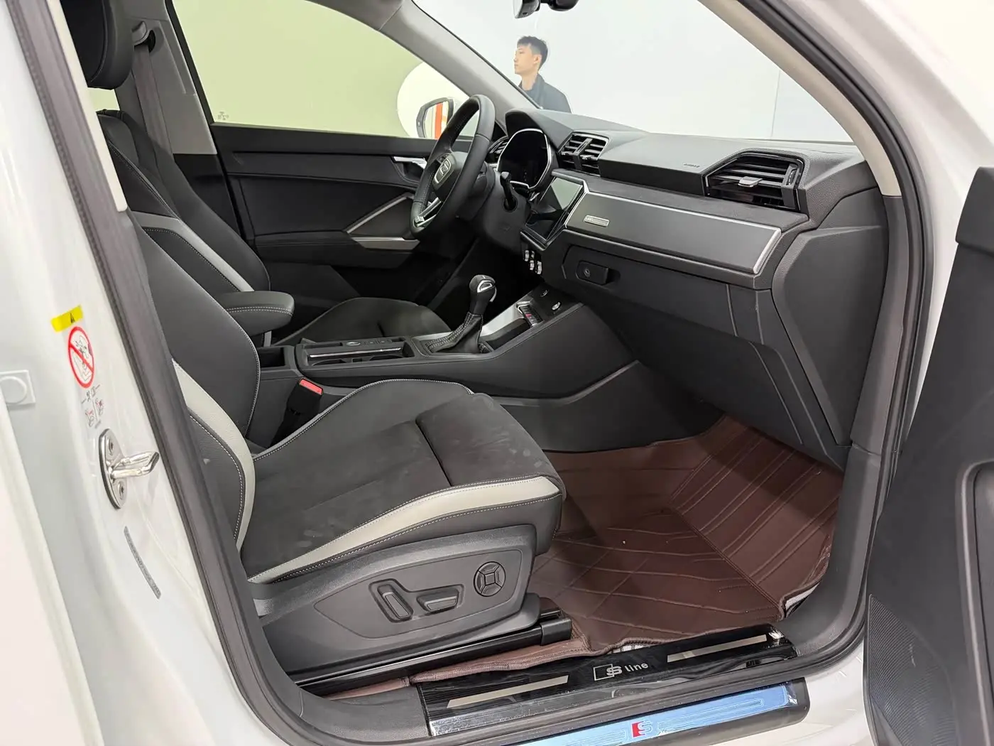Audi Q3 2023 — Фото 15/20