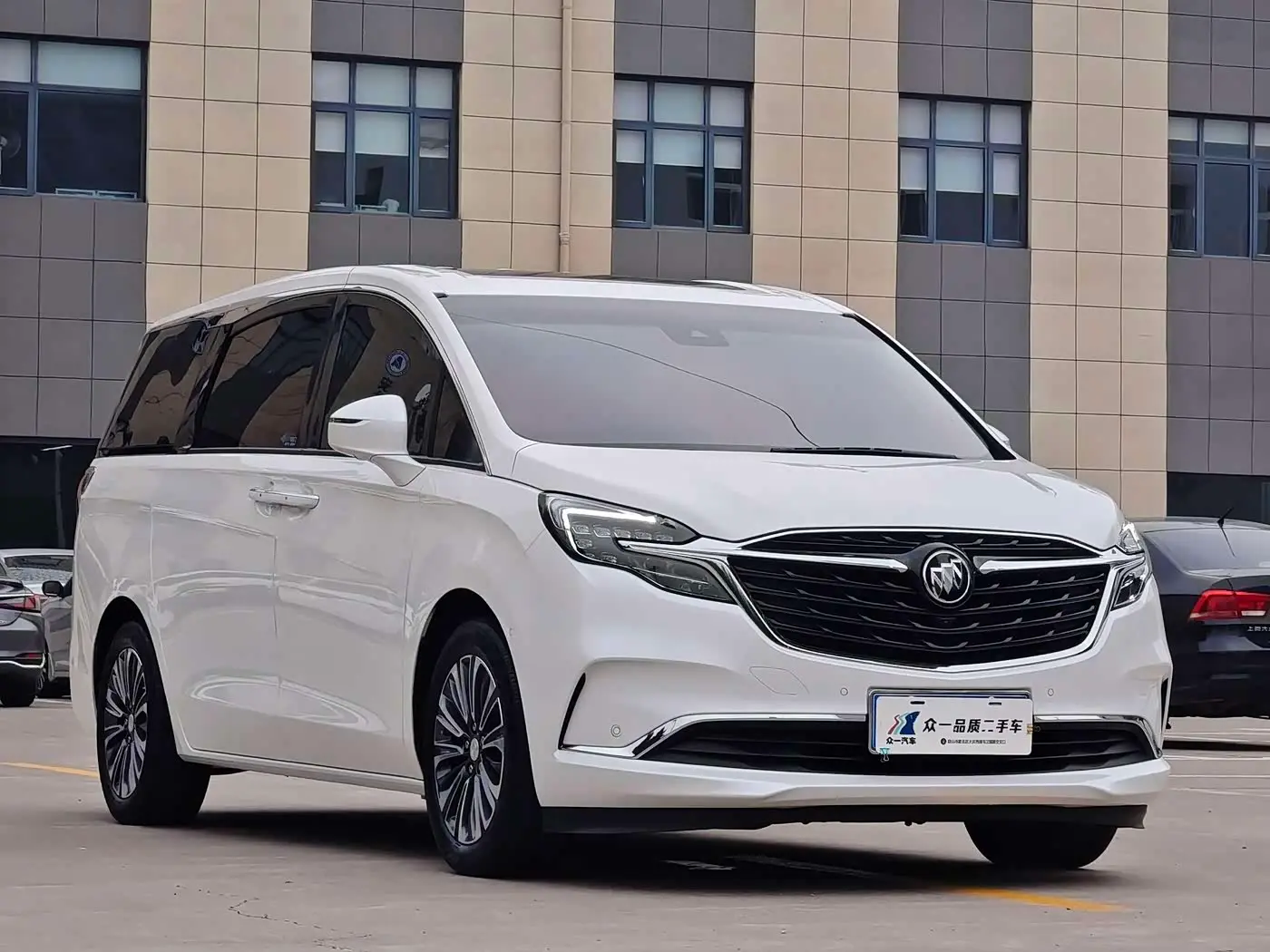 Buick GL8 2022 — Şəkil 3/18