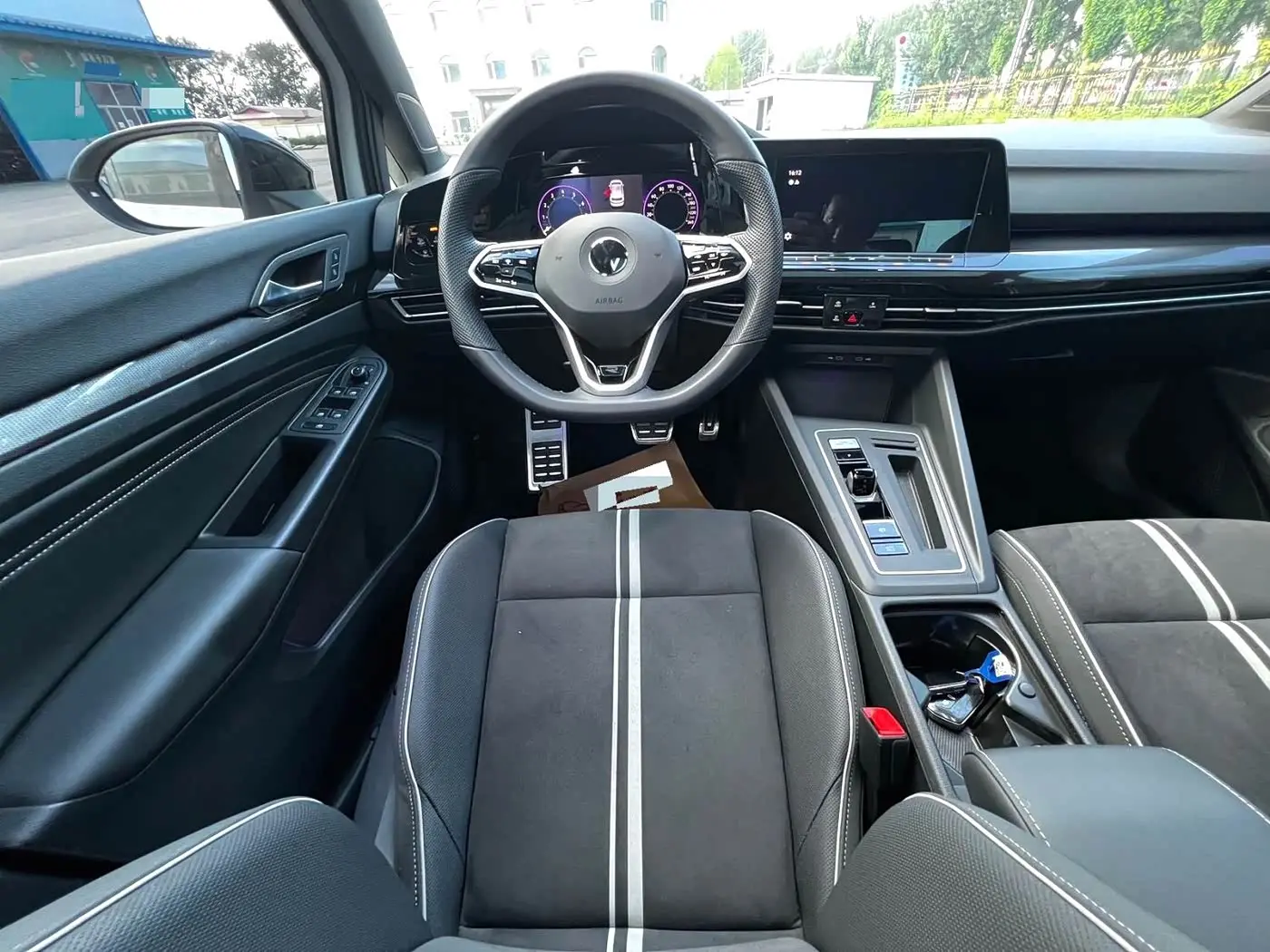 Volkswagen Golf 2022 — Şəkil 10/20