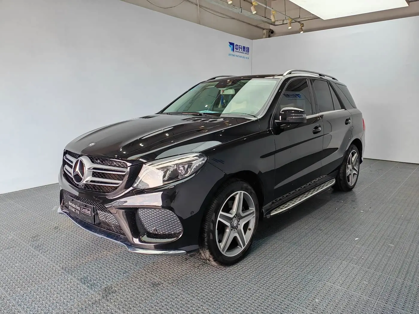 Mercedes-Benz GLE 2016 — Photo 1/20