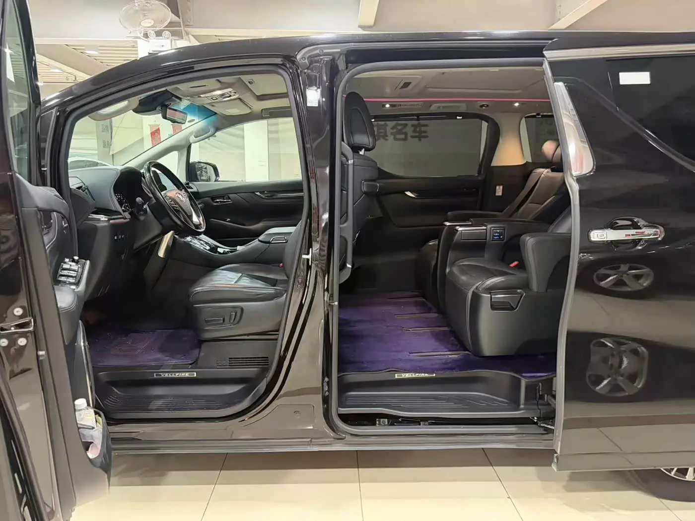 Toyota Vellfire 2020 — Photo 12/19