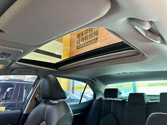 Toyota Camry 2024 — ფოტო 13/16