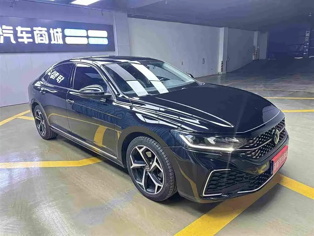 Volkswagen Passat 2024 — Фото 1/9