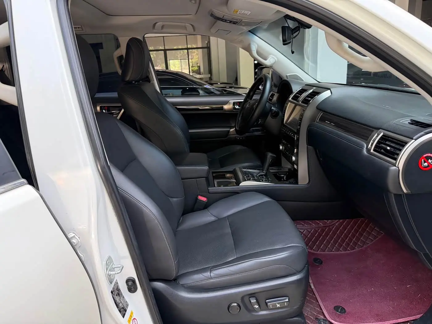 Lexus GX 2015 — Photo 11/17