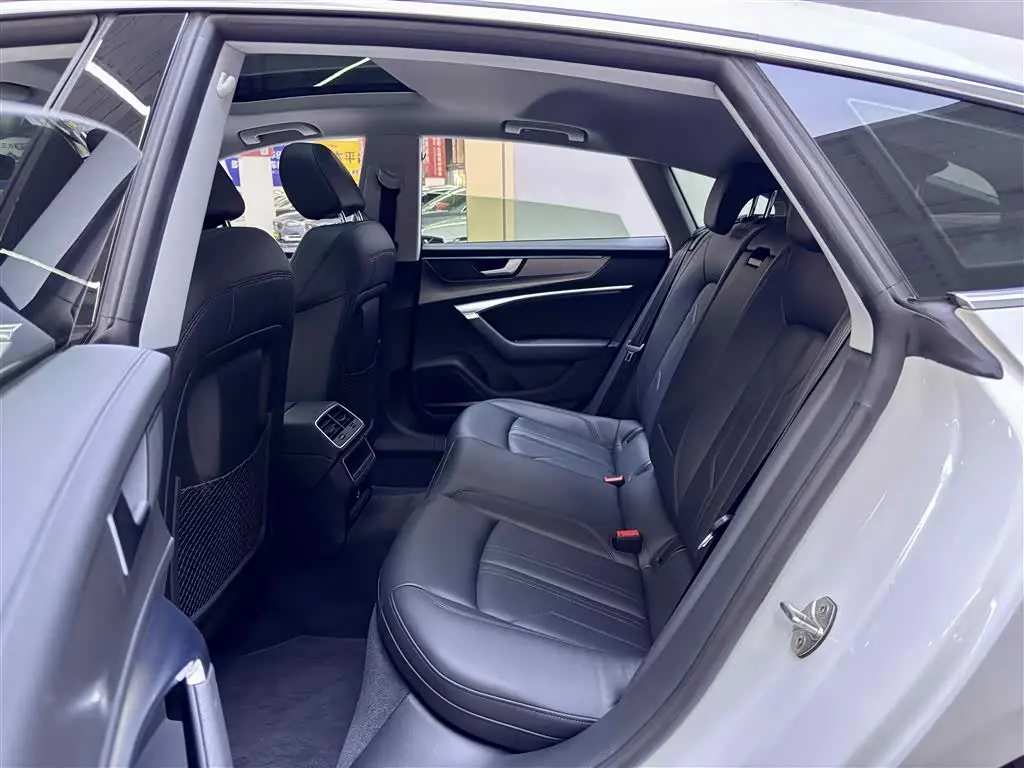 Audi A7 2021 — Photo 6/18
