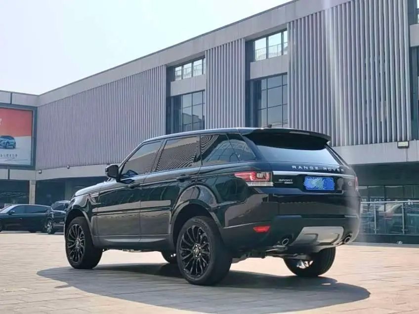Land Rover Range Rover Sport 2016 — Photo 3/9