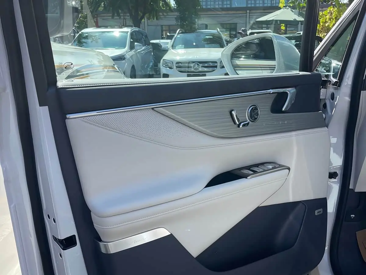 Buick GL8 New Energy 2026 — Photo 6/20