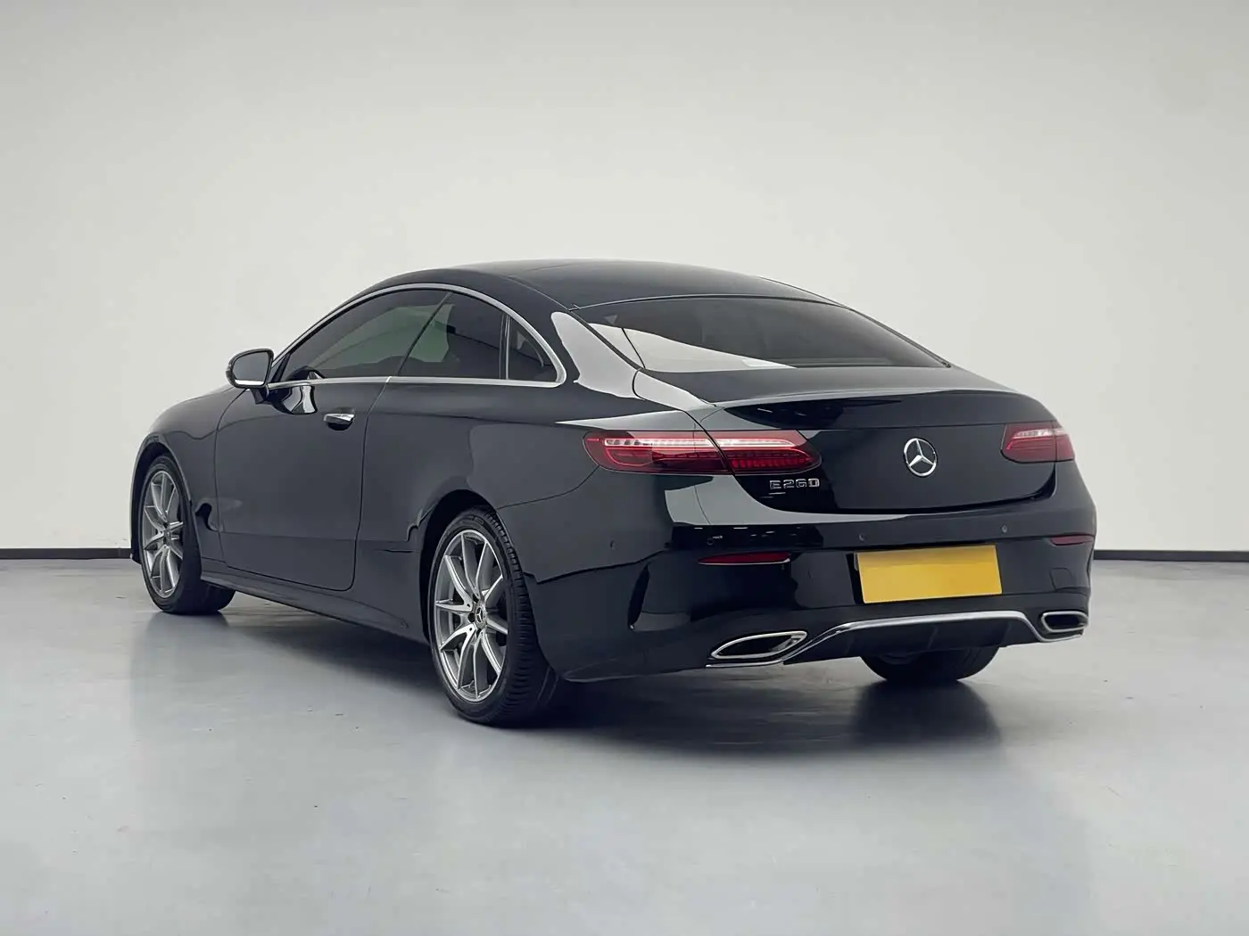 Mercedes-Benz E-Class 2022 — Фото 3/20