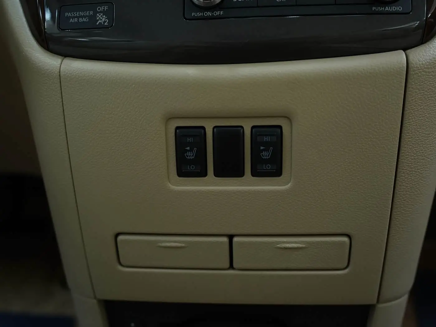 Nissan Quest 2016 — Photo 10/19