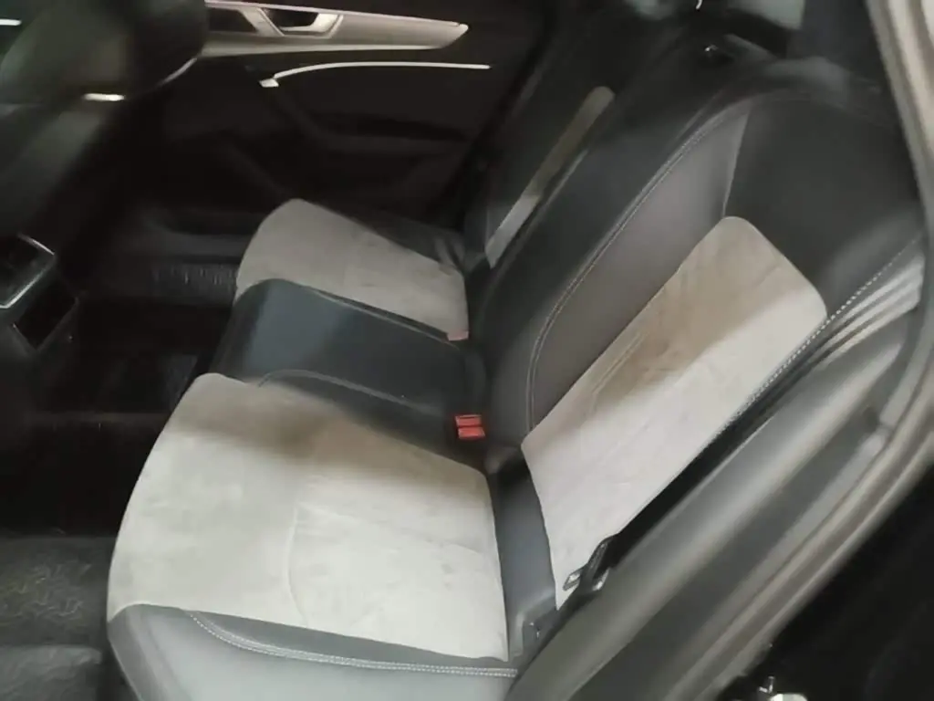 Audi A6L 2024 — Photo 13/19