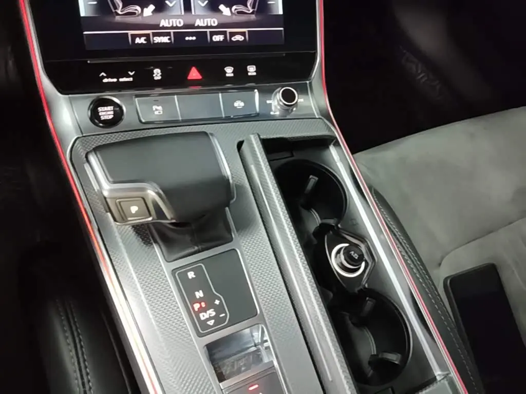 Audi A6L 2024 — Photo 10/19