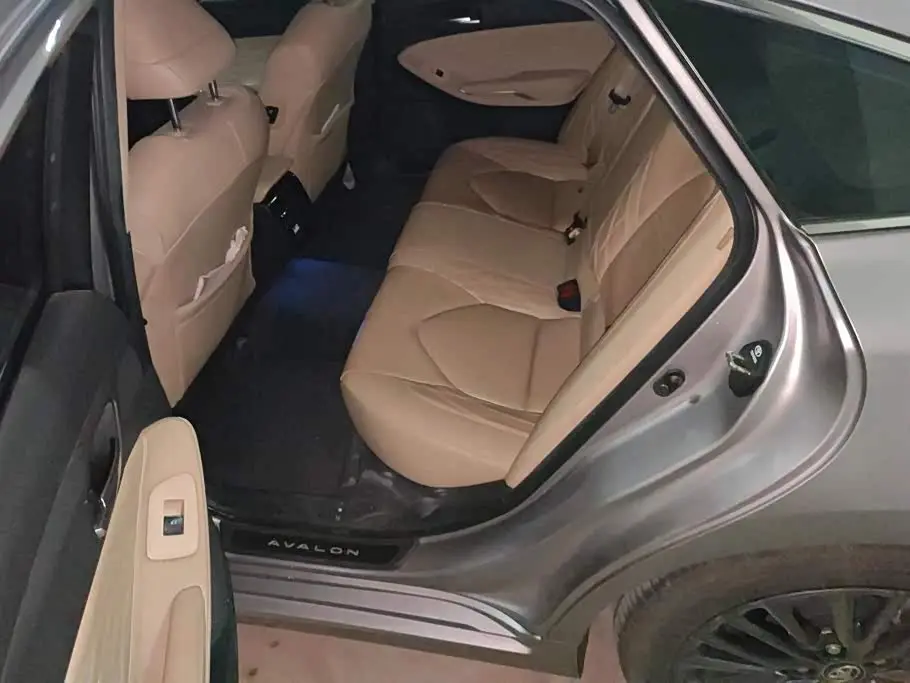 Toyota Avalon 2019 — Фото 11/16