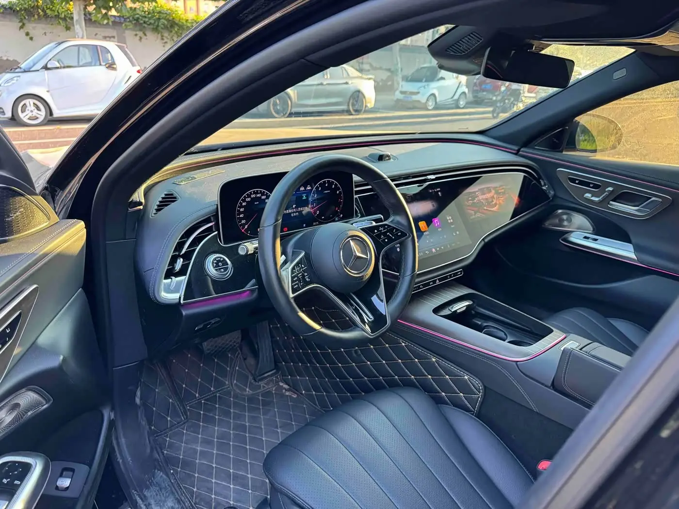 Mercedes-Benz E-Class 2023 — Photo 4/9