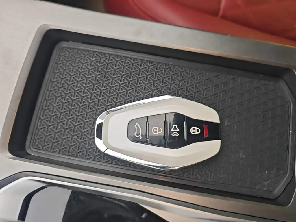 Jetour X70 PLUS 2025 — Photo 8/19
