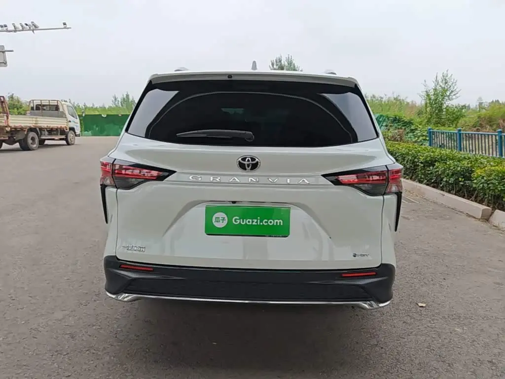Toyota Granvia 2024 — Şəkil 6/20