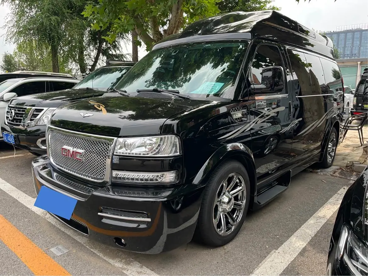 GMC Savana 2016 — Photo 1/20