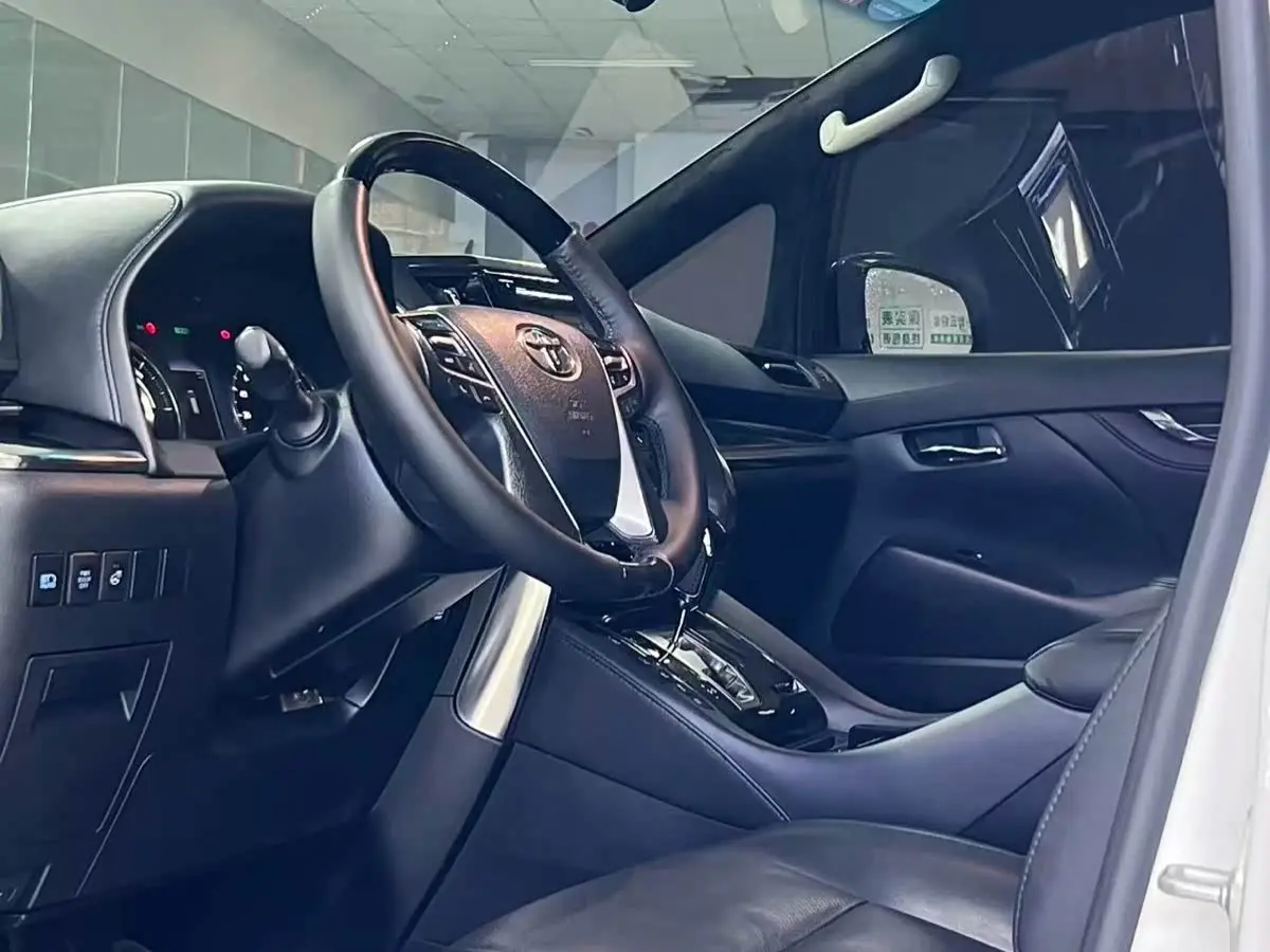 Toyota Vellfire 2020 — Photo 4/9