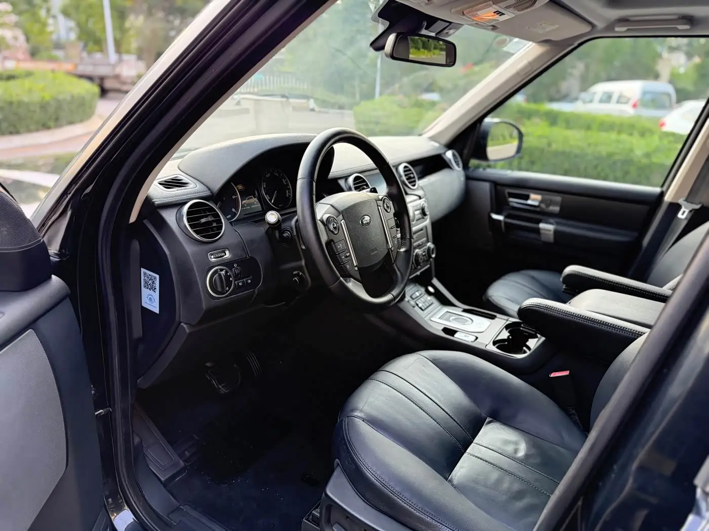 Land Rover Discovery 2015 — Фото 5/10