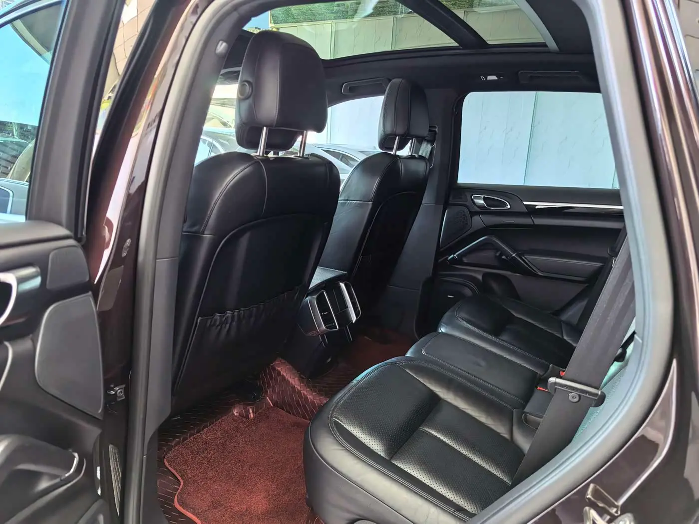 Porsche Cayenne 2017 — Photo 10/16