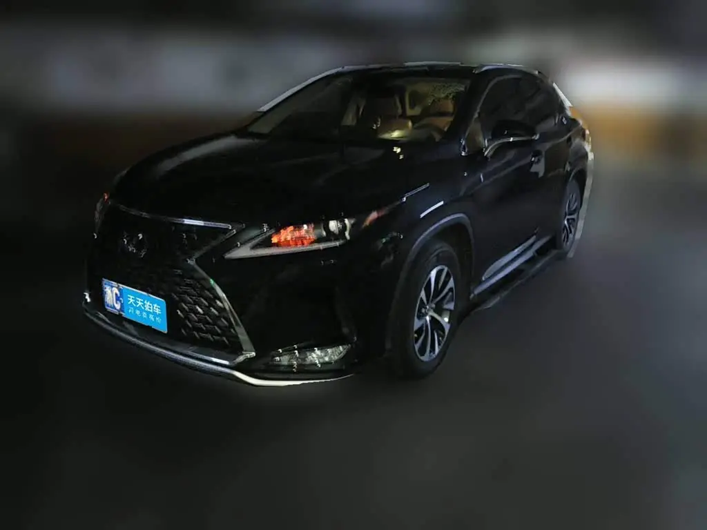 Lexus RX 2021 — Фото 1/12