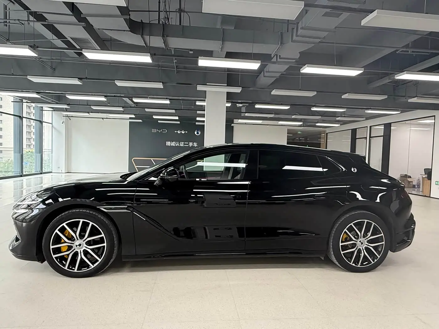 Denza Z9GT 2026 — Photo 4/14