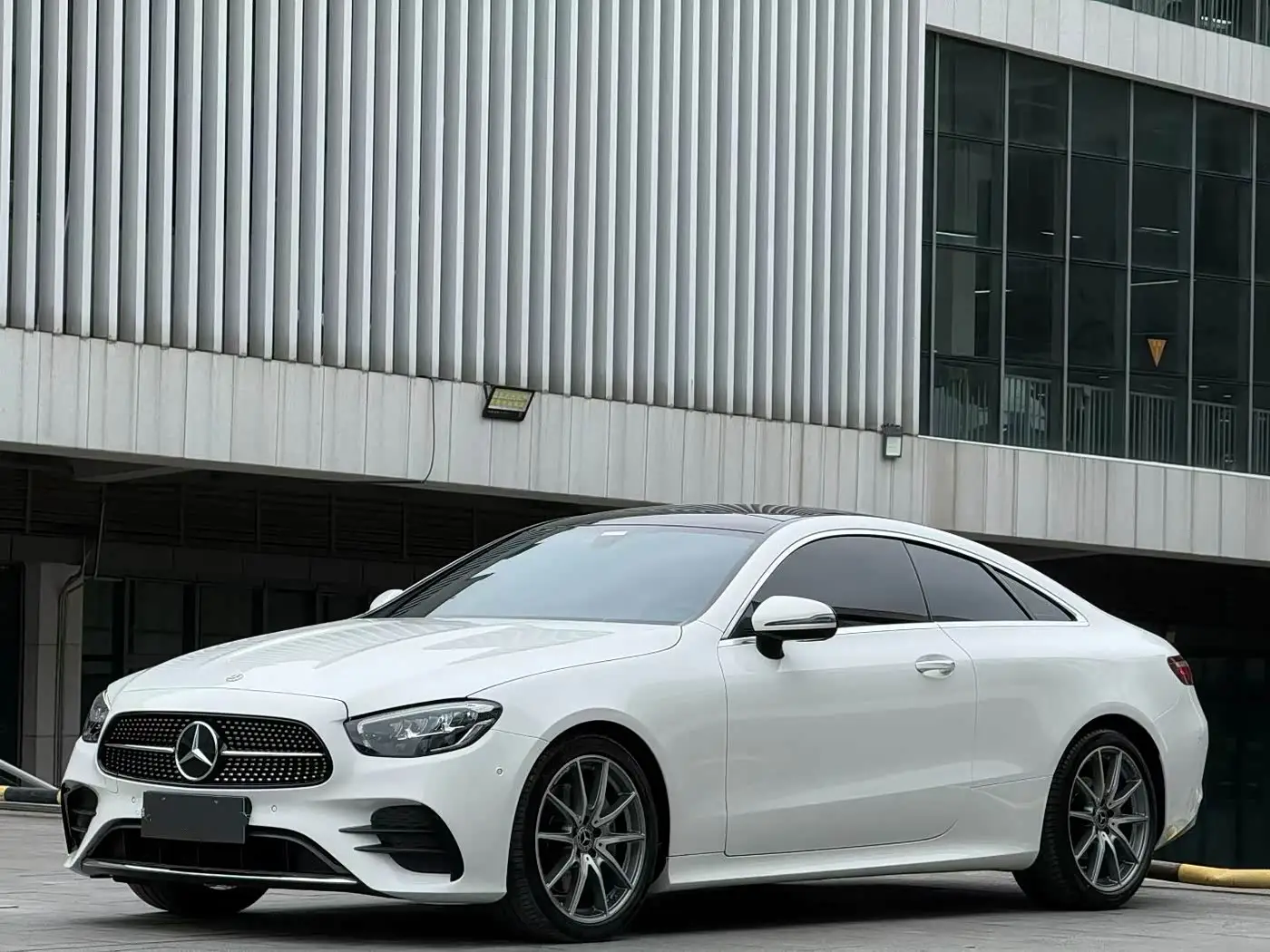 Mercedes-Benz E-Class, 2022