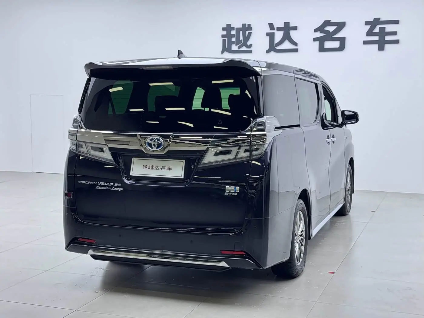 Toyota Vellfire 2022 — Photo 19/20
