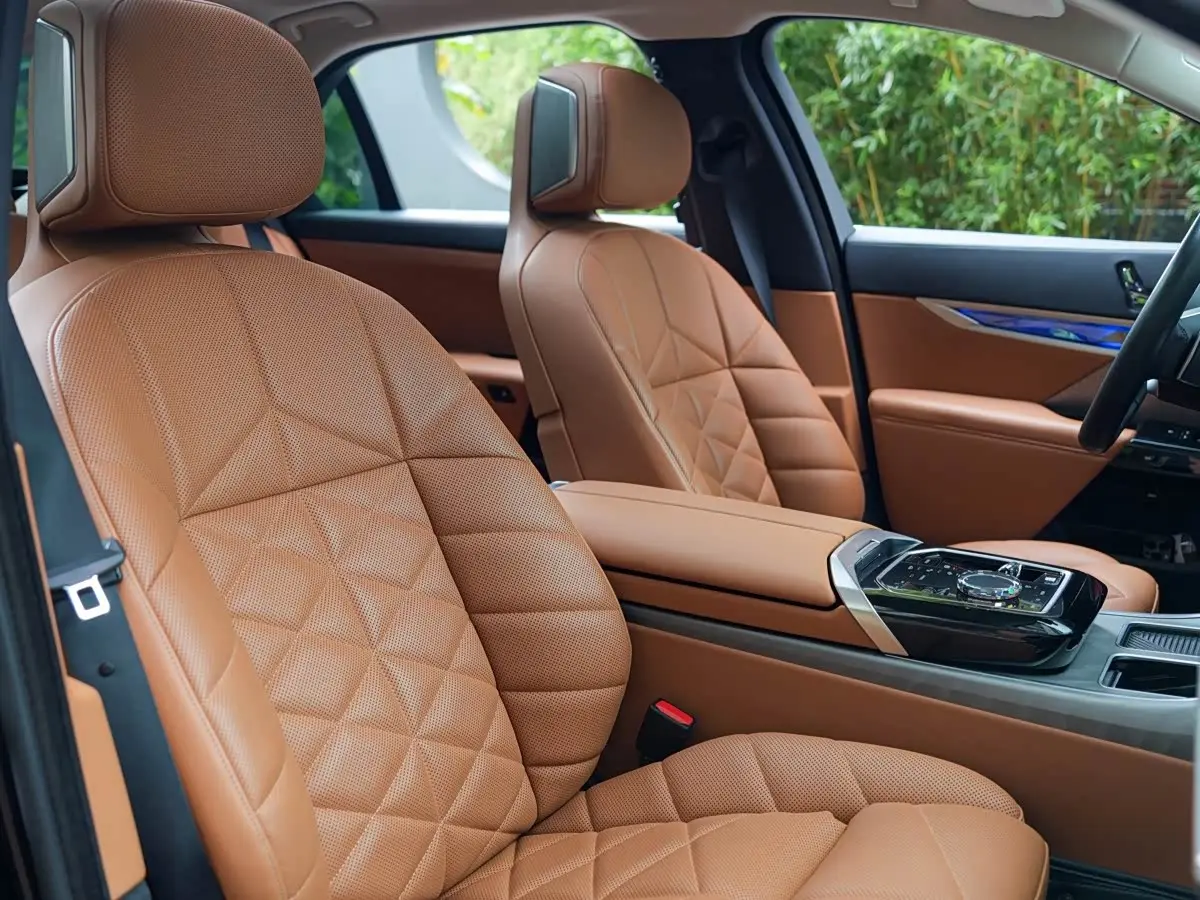 BMW 7 Series 2023 — Photo 15/20