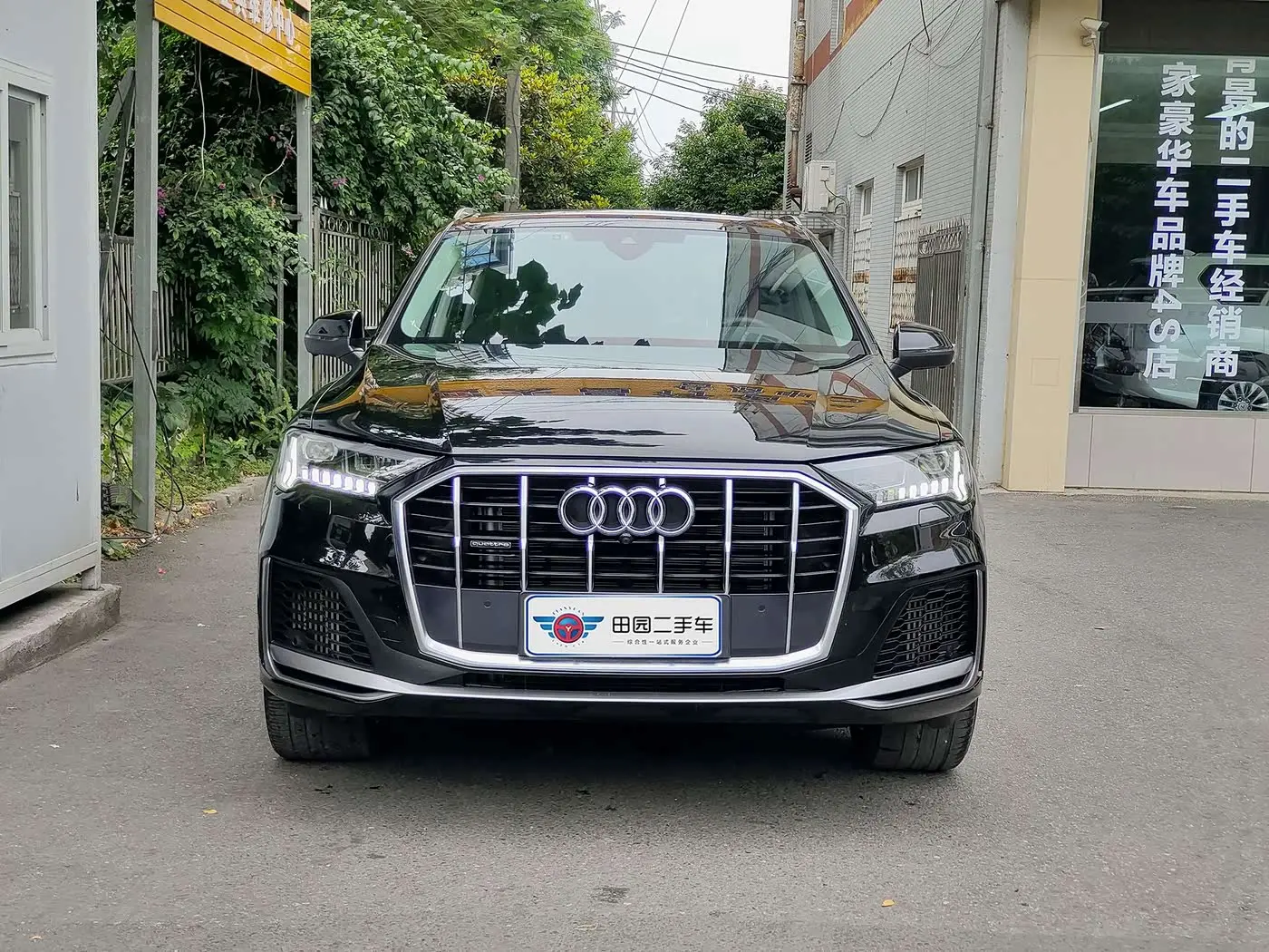 Audi Q7 2024 — Photo 2/11