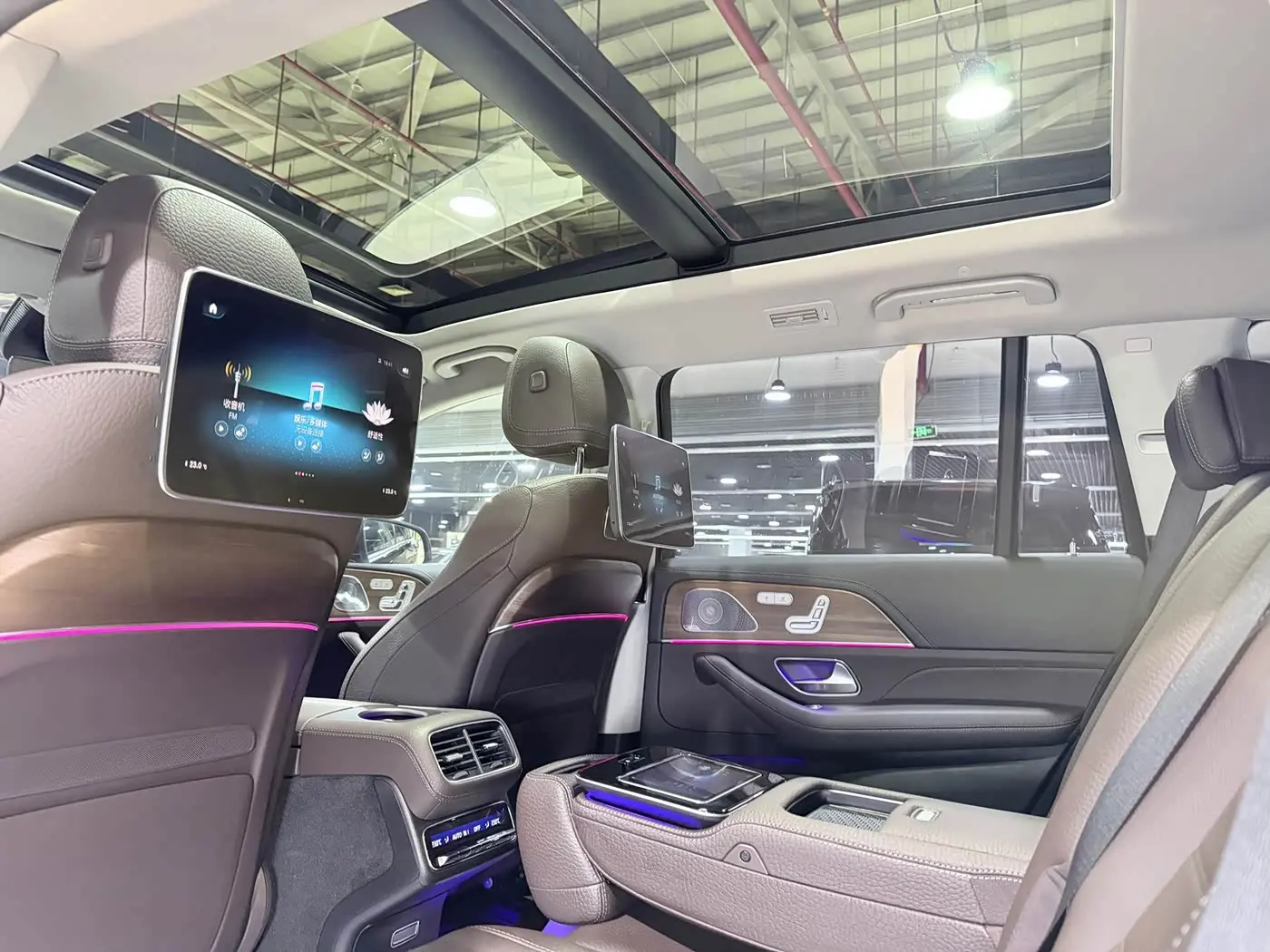 Mercedes-Benz GLS 2021 — Photo 13/19