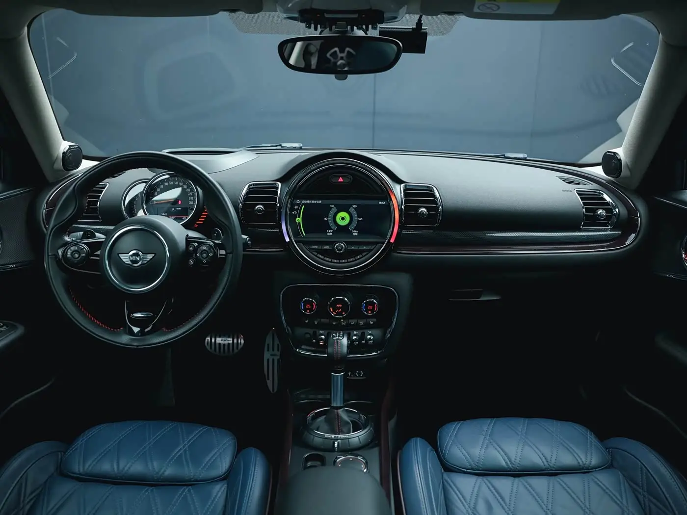 MINI CLUBMAN 2017 — Şəkil 17/20