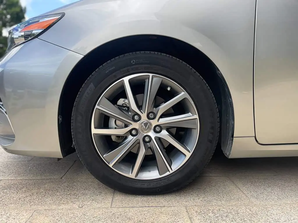 Lexus ES 2017 — Photo 9/18
