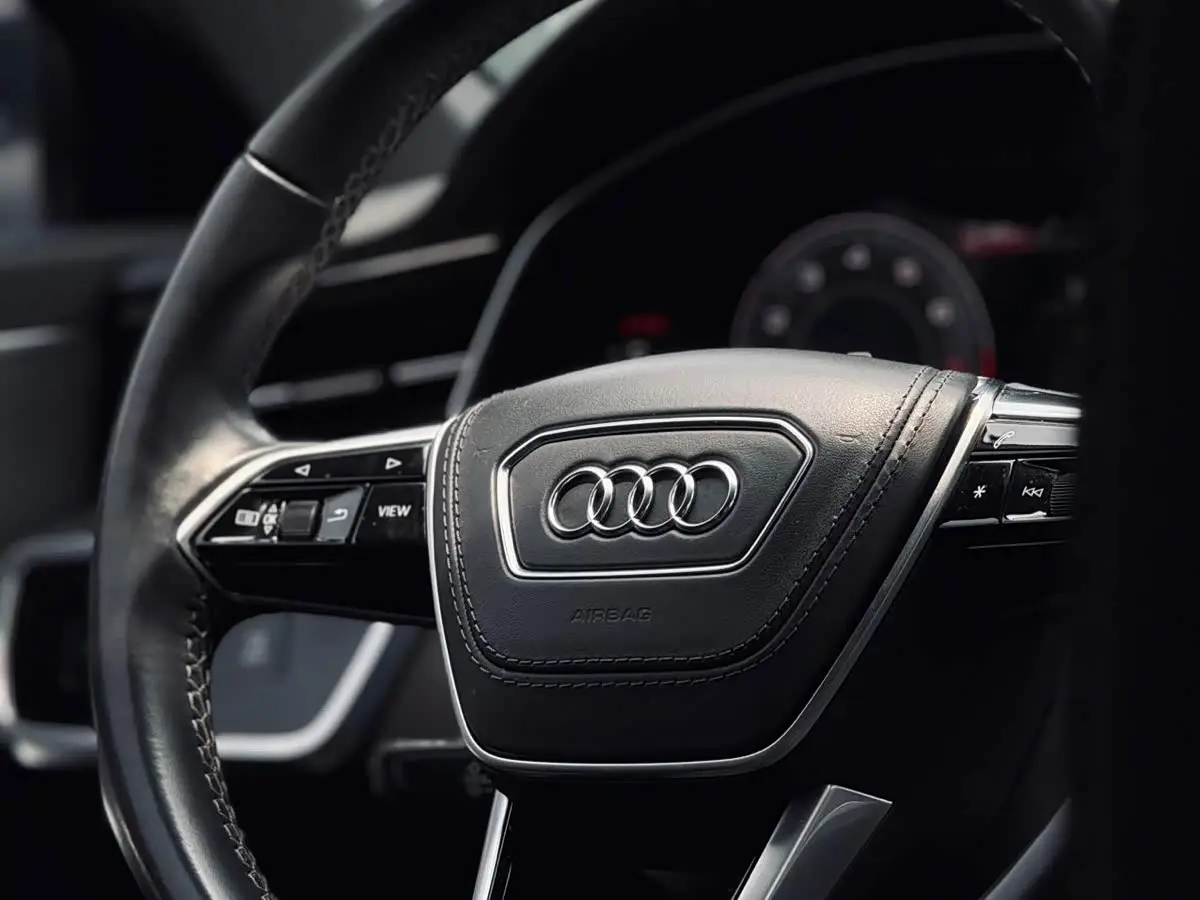 Audi A6L 2024 — Photo 7/13