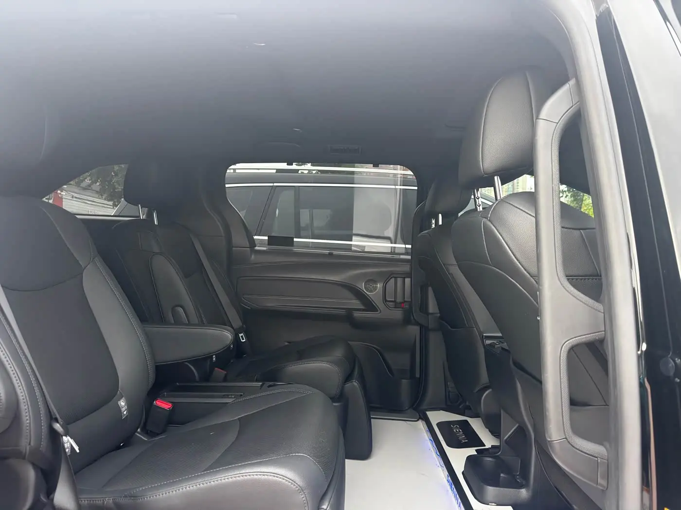 Toyota Sienna 2024 — Şəkil 10/18