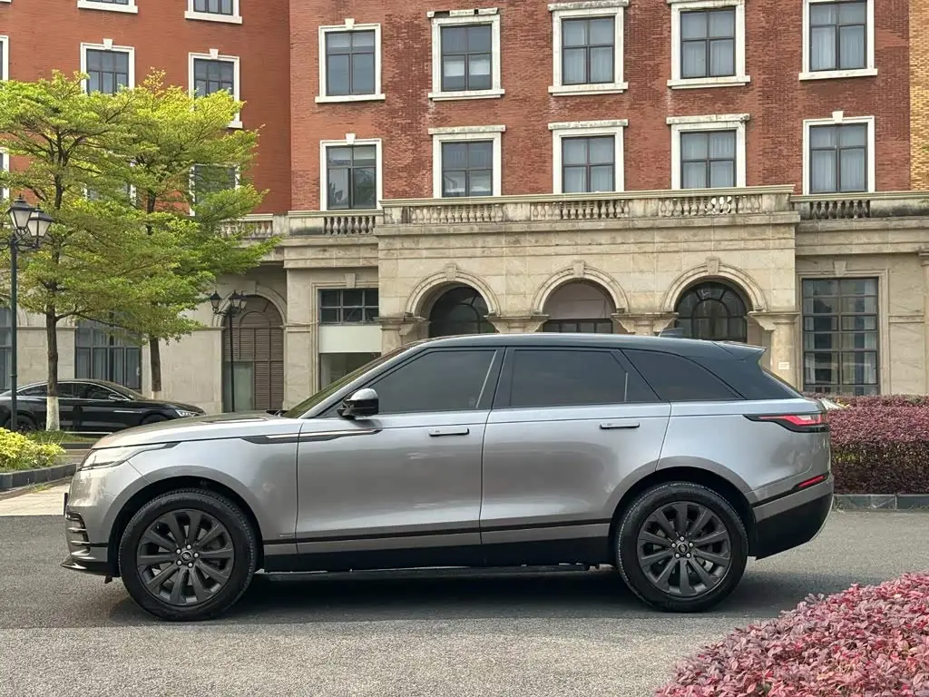 Land Rover Range Rover Velar 2020 — Photo 13/18