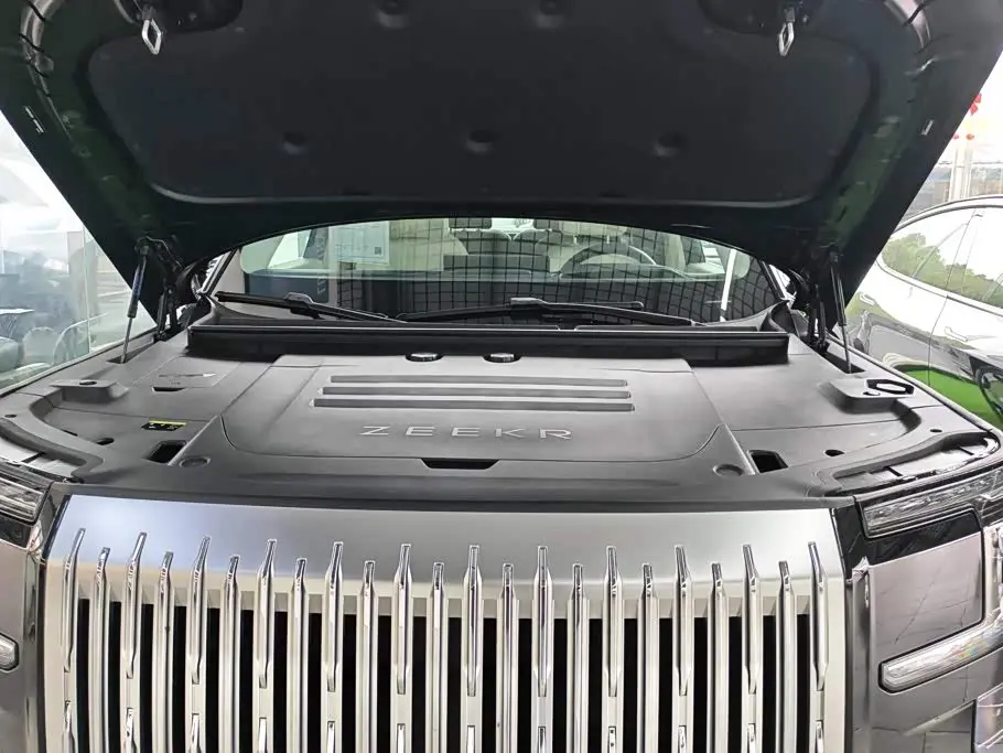ZEEKR 9X 2025 — Photo 10/16