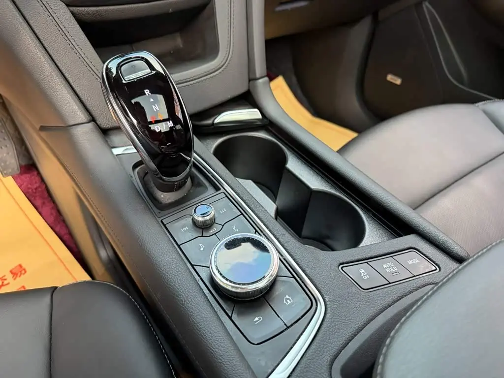 Cadillac XT6 2022 — Photo 9/14