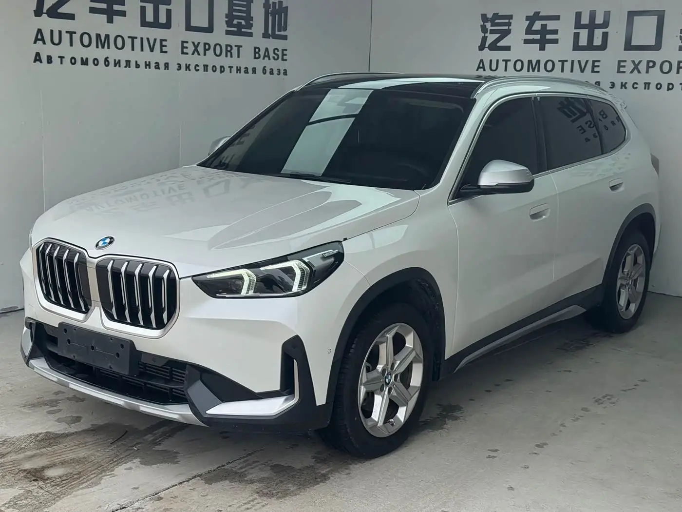 BMW X1 2023 — Şəkil 1/13