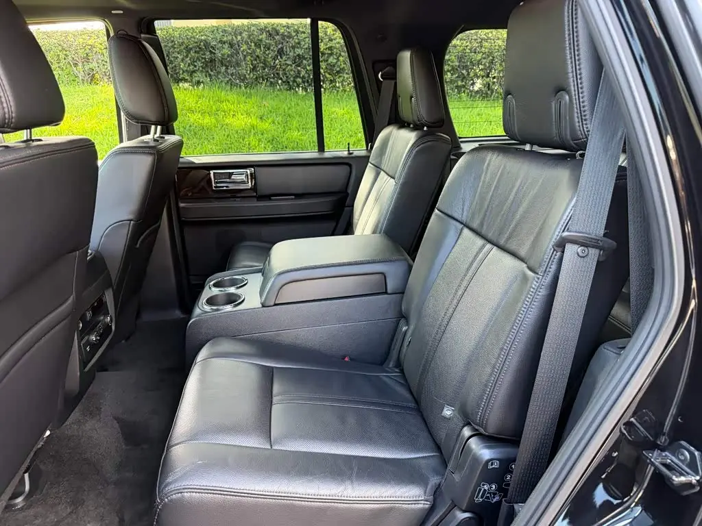 Lincoln Navigator 2018 — Photo 12/14