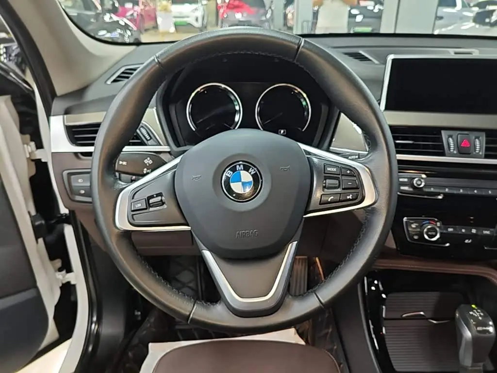 BMW X1 New Energy 2019 — Şəkil 11/20