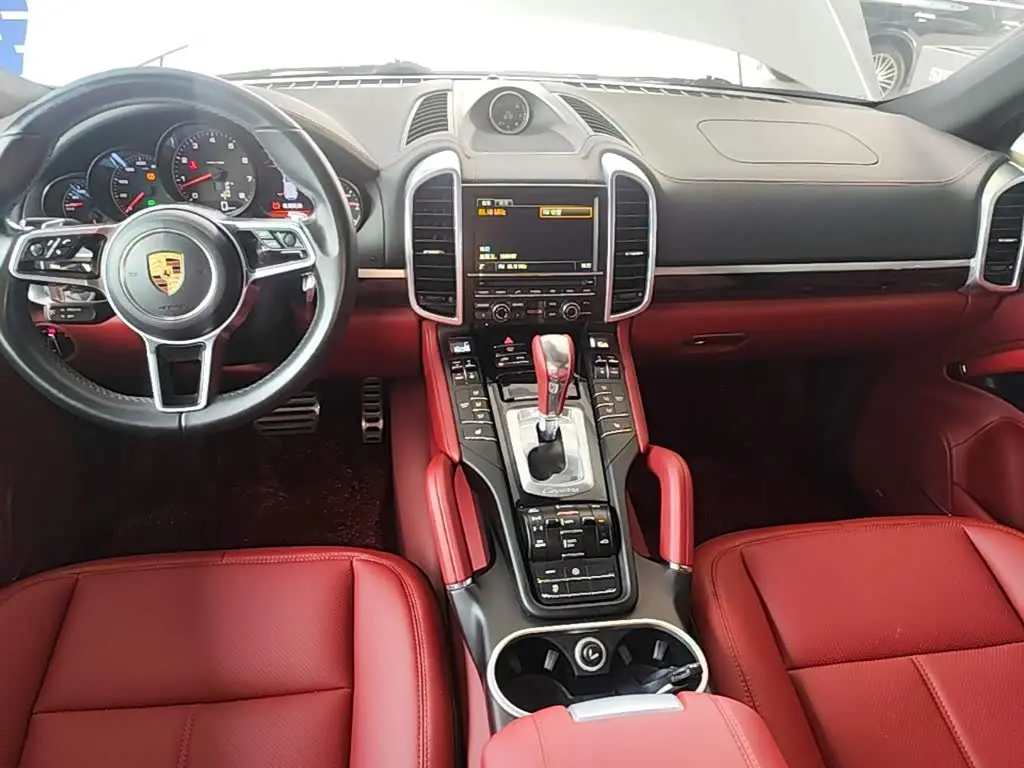 Porsche Cayenne 2016 — Photo 12/20