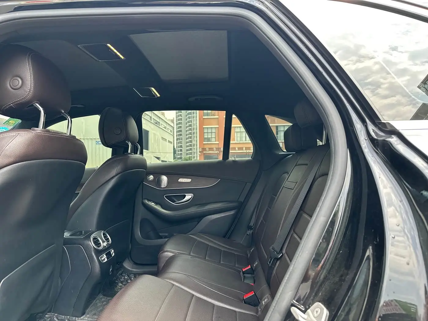 Mercedes-Benz GLC 2020 — Photo 9/20