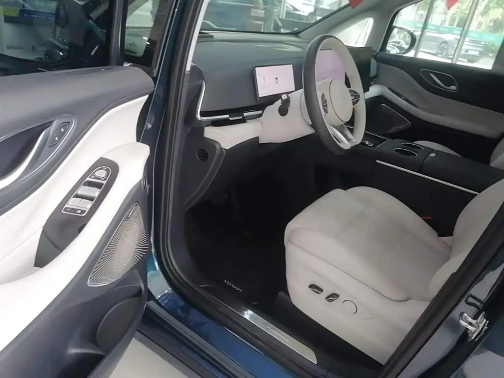 Voyah Auto Voyah Dreamer 2025 — Photo 16/20