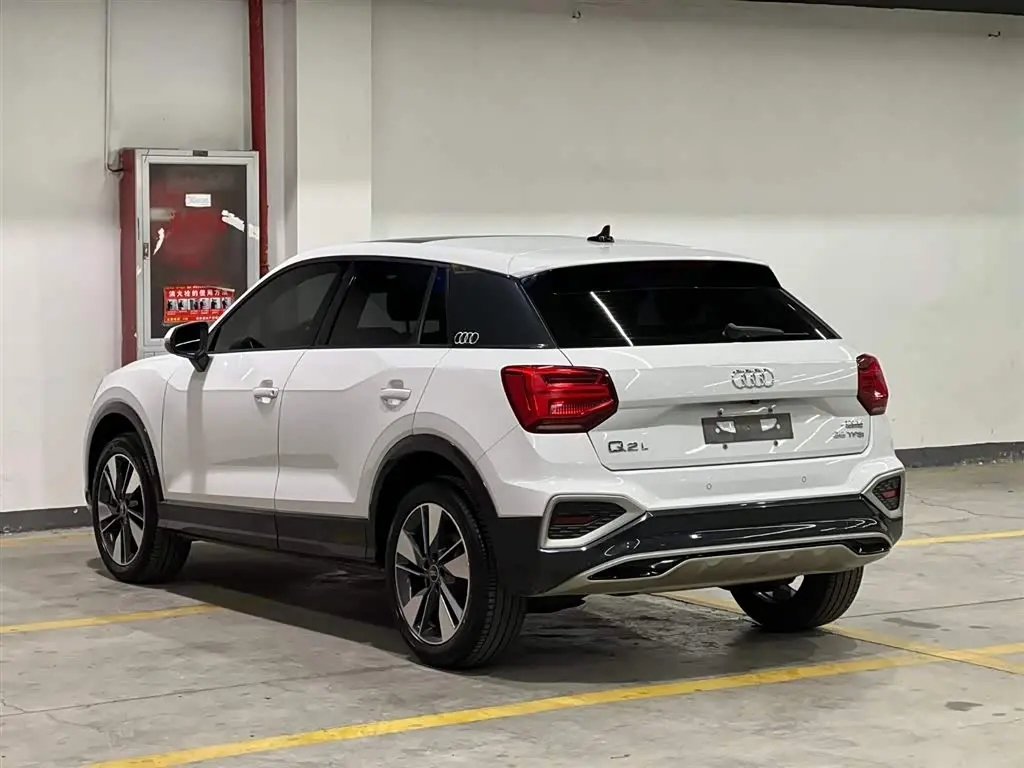 Audi Q2L 2022 — Фото 4/20