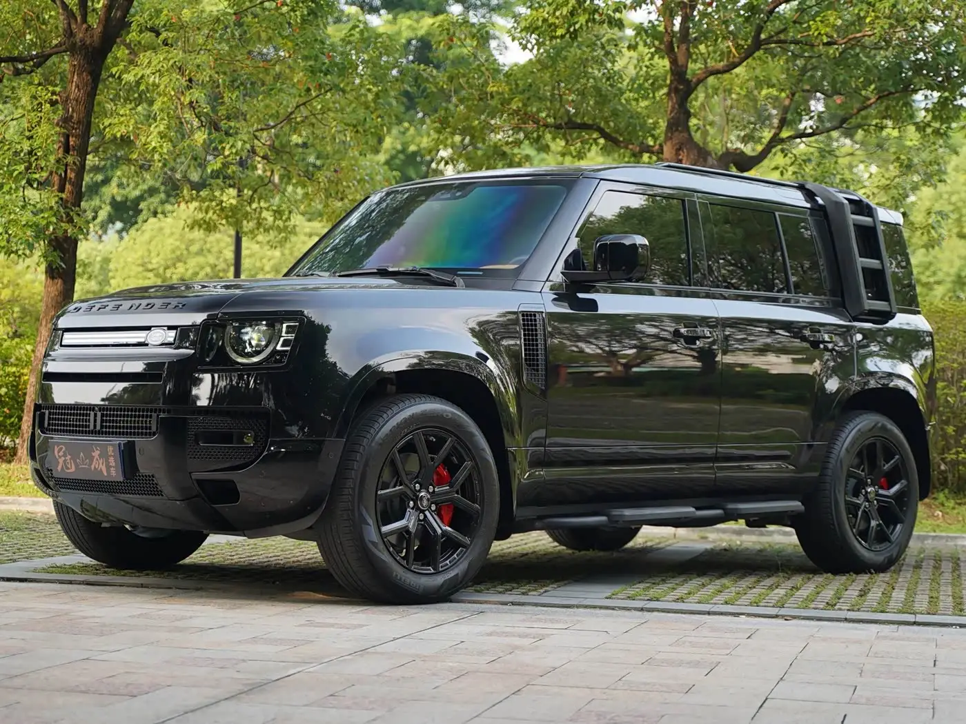Land Rover Defender, 2023