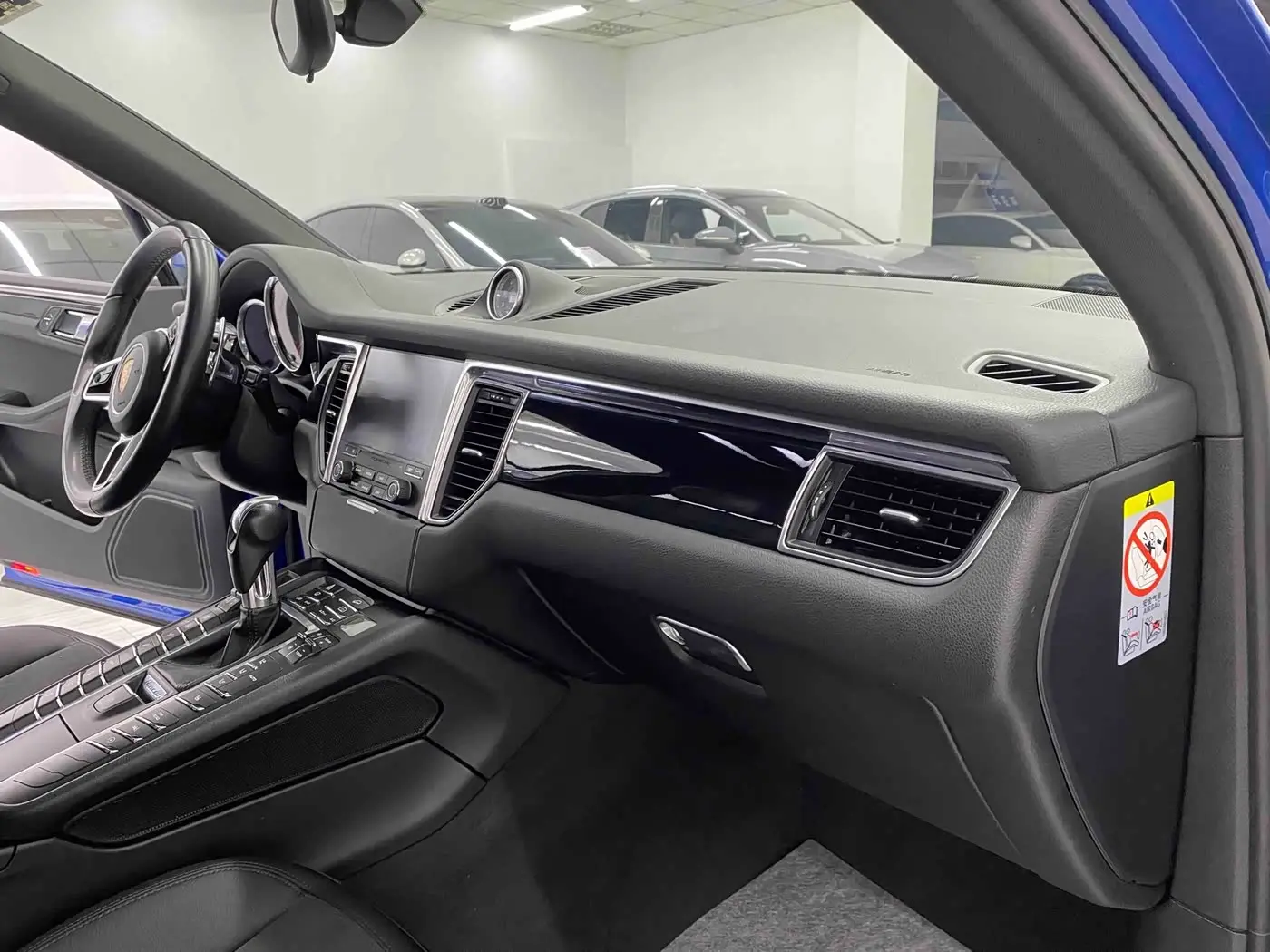 Porsche Macan 2017 — Photo 8/20